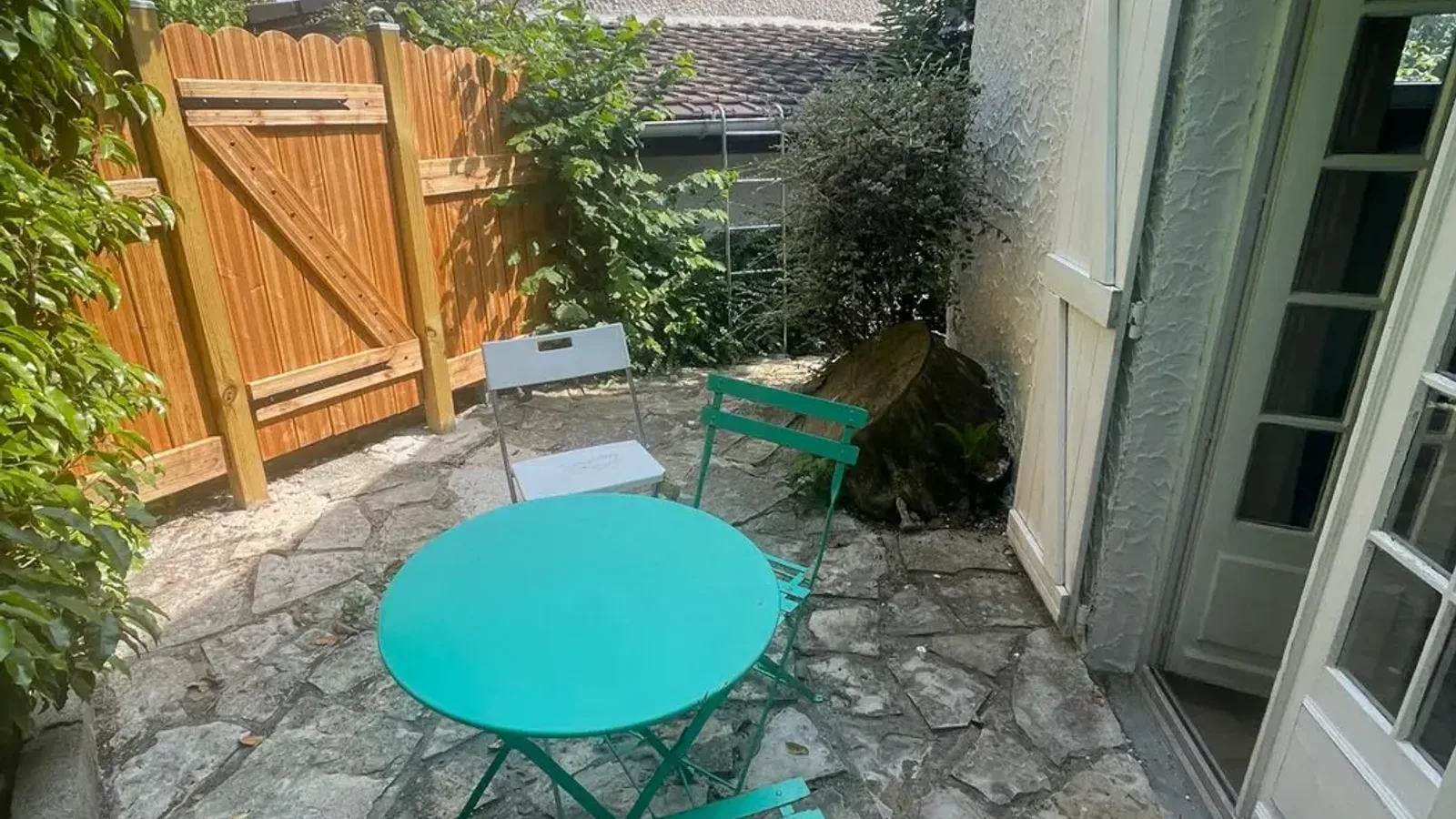 Cour végétale de La promesse de l'Aube